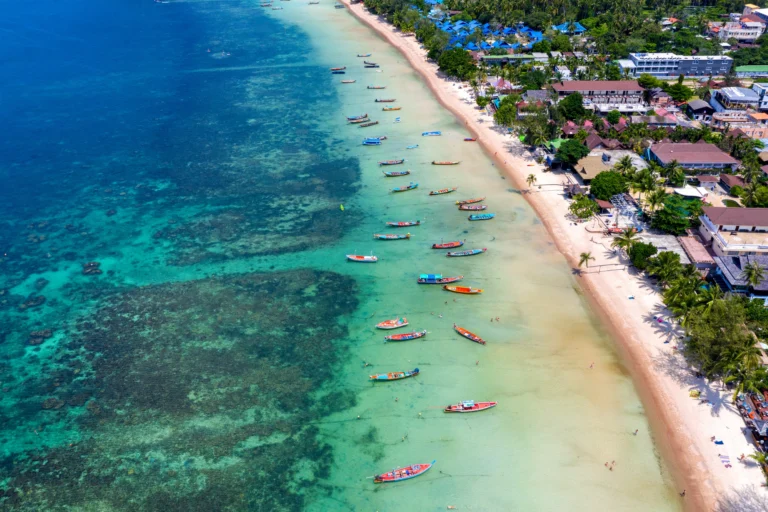 aerial-view-long-tail-boats-sea-koh-tao-island-thailand